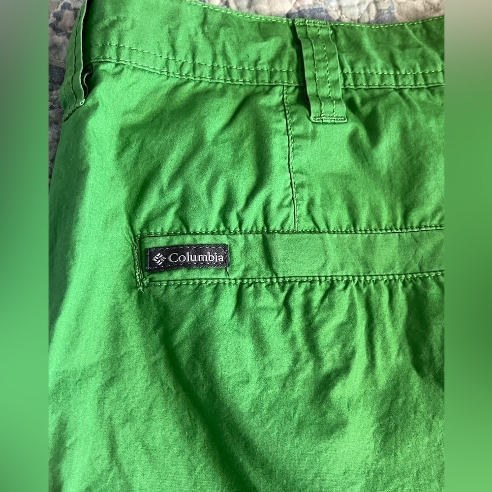 Columbia Shorts, Green, size 38, excellent used condition - Picture 4 of 7